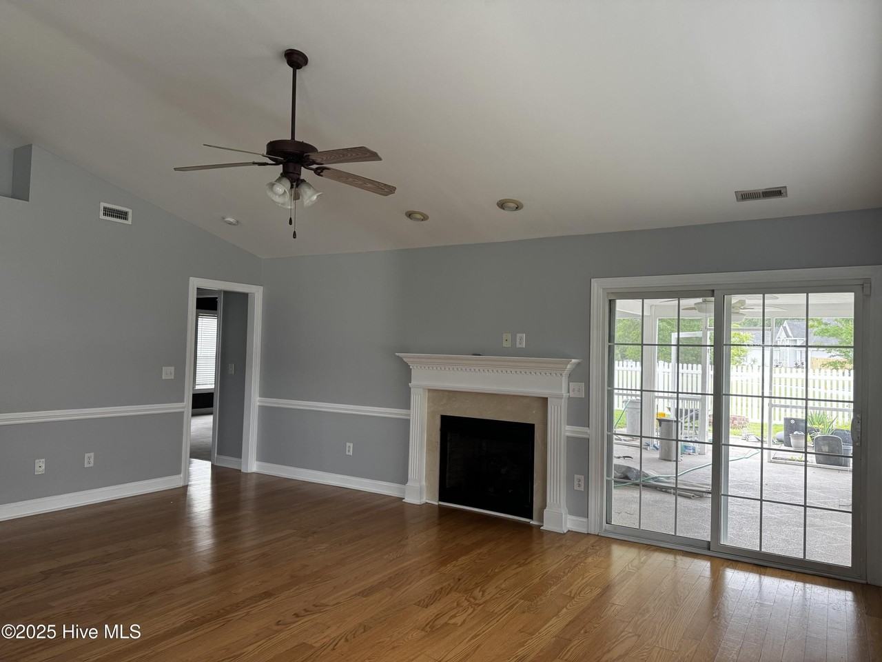 100 Jubilee Pl - Photo 2 of 21