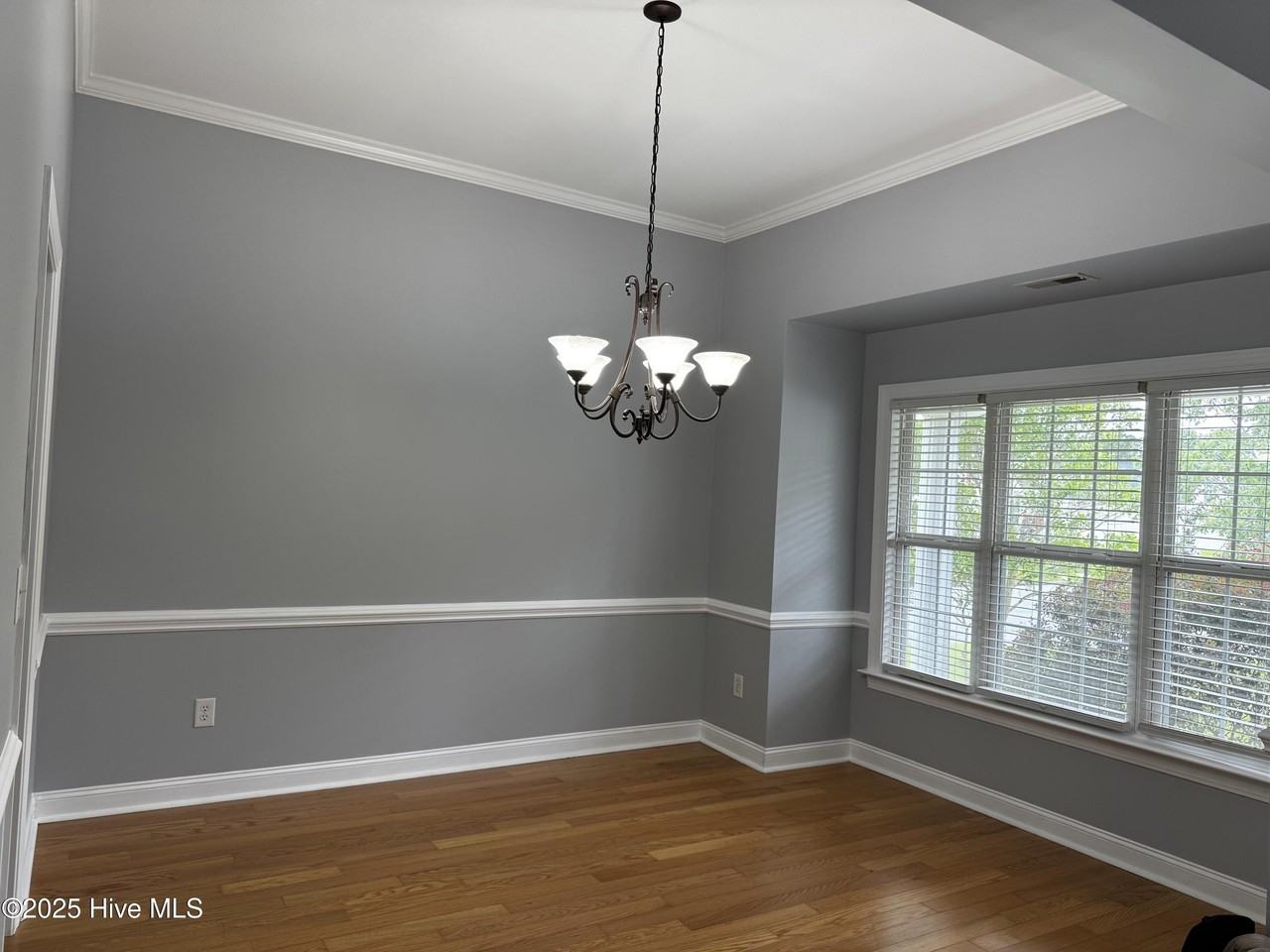 100 Jubilee Pl - Photo 5 of 21