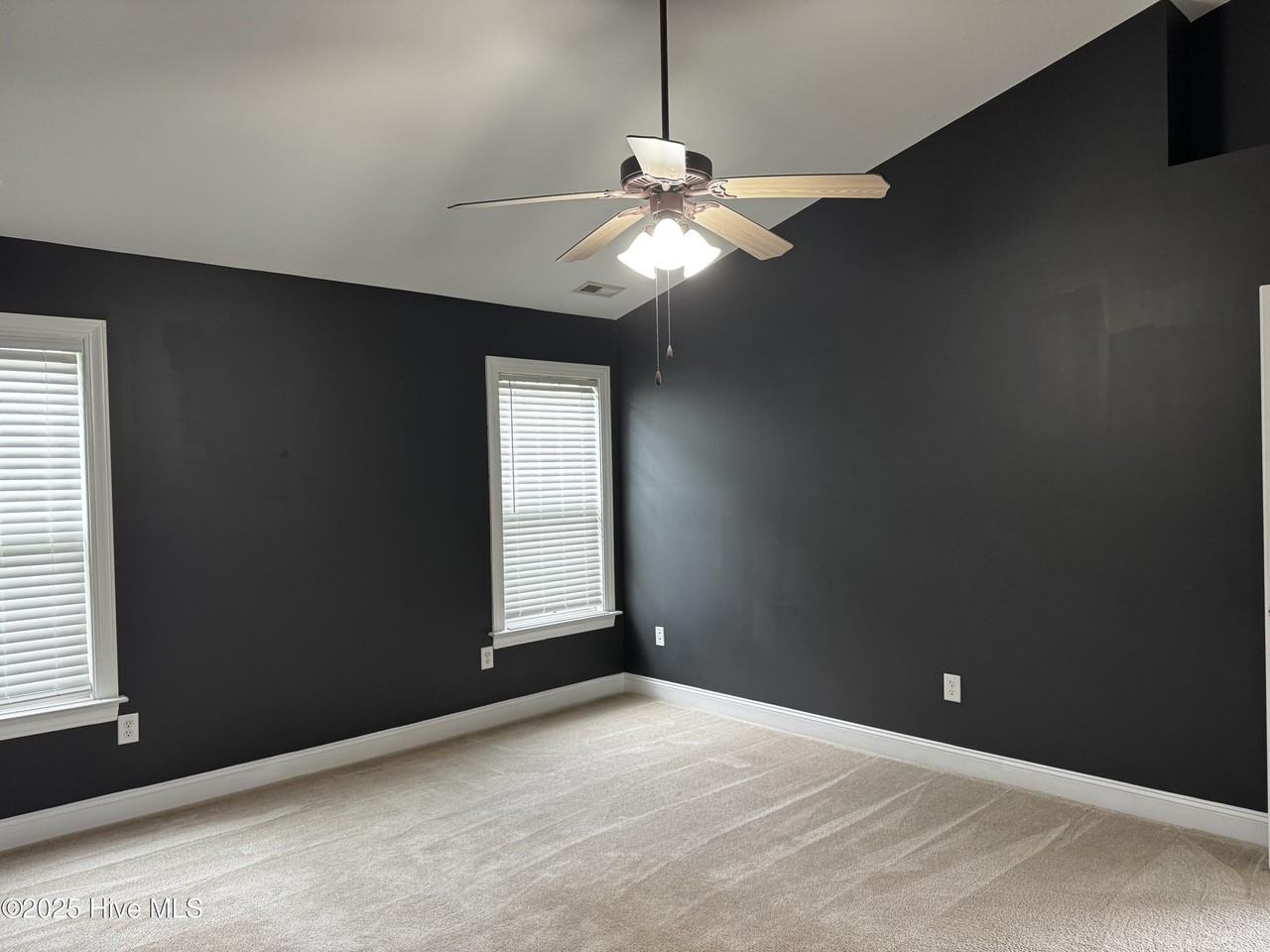 100 Jubilee Pl - Photo 6 of 21