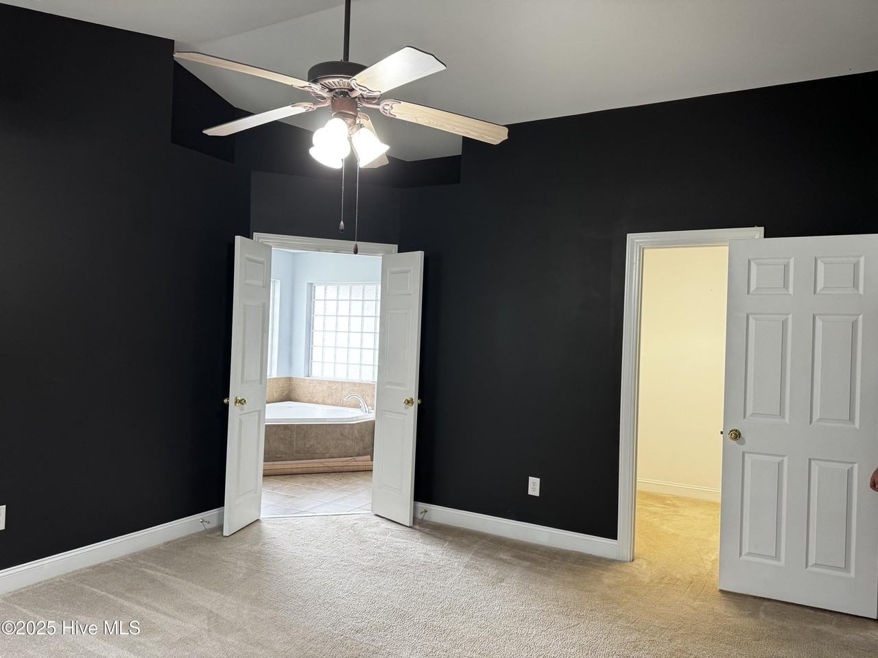 100 Jubilee Pl - Photo 7 of 21