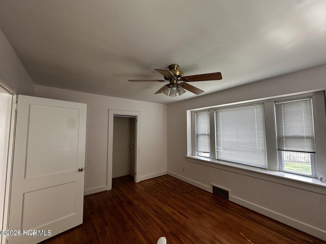 702 E 3rd St - Photo 6 of 12