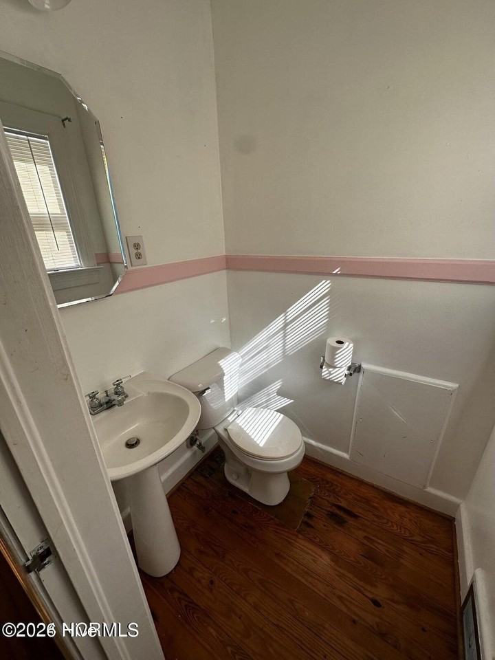 702 E 3rd St - Photo 7 of 12