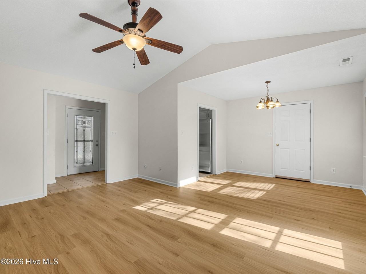 503 Maplehurst Dr - Photo 4 of 22