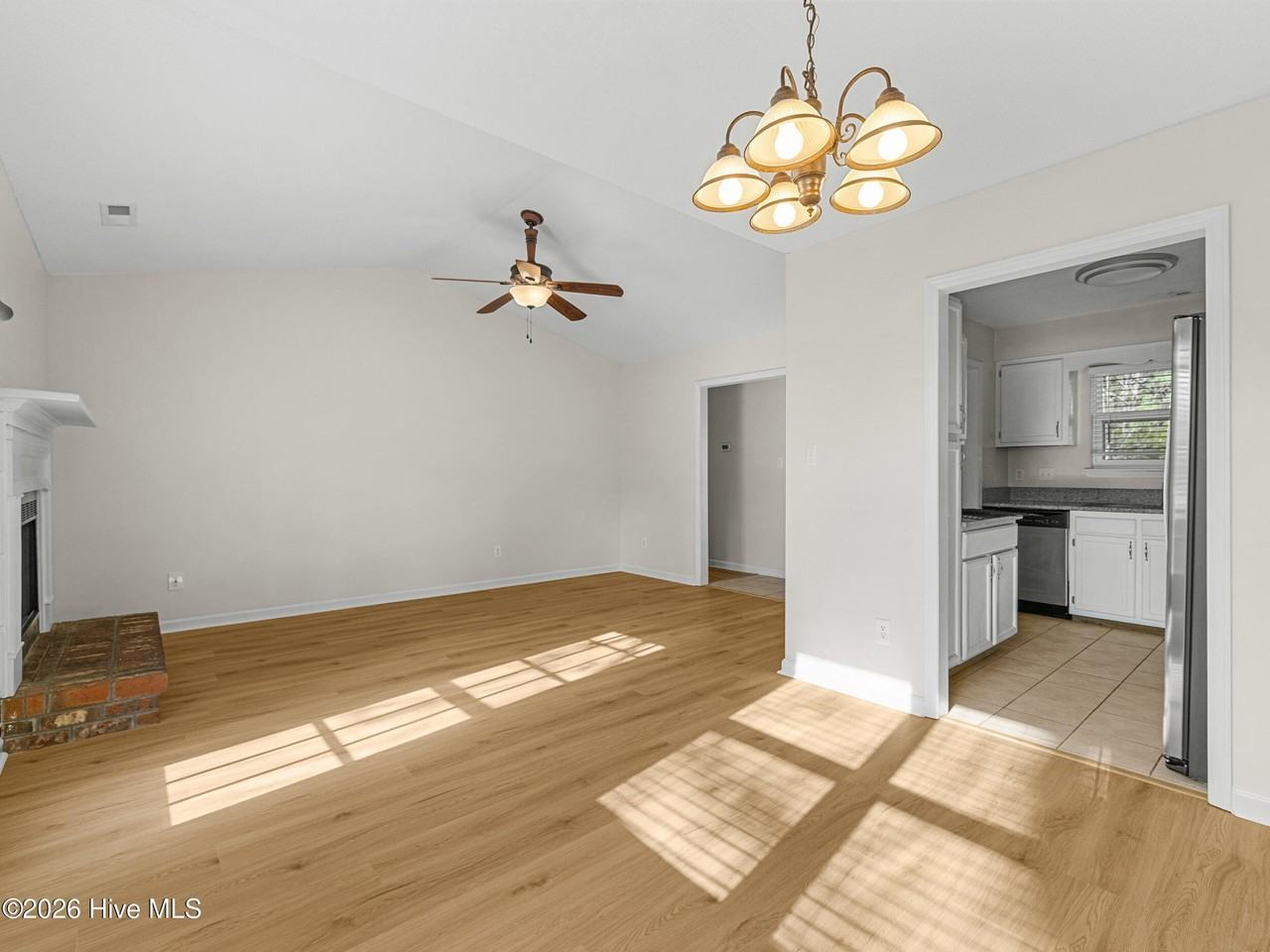 503 Maplehurst Dr - Photo 5 of 22