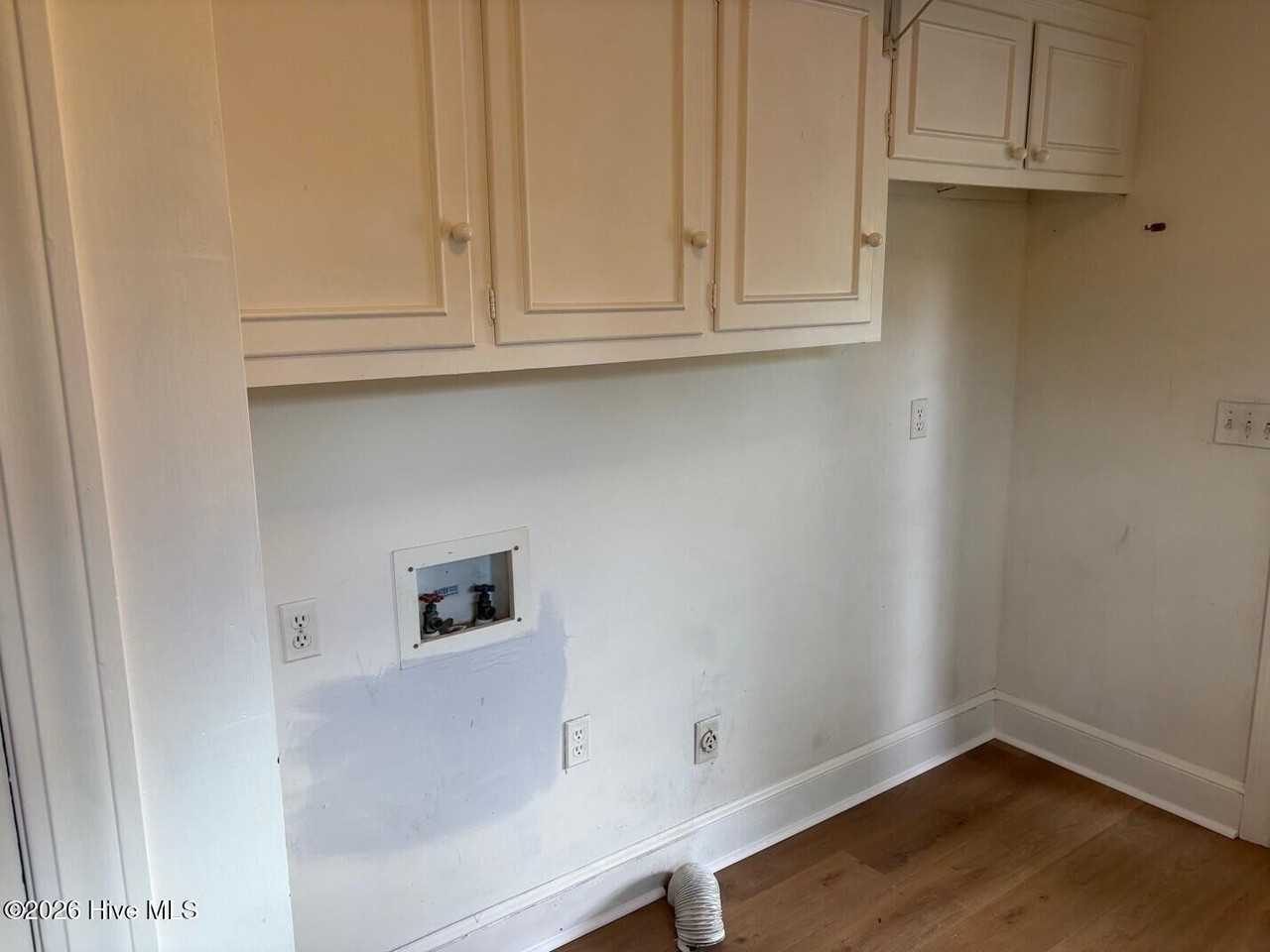 1715 S Elm St - Photo 6 of 27