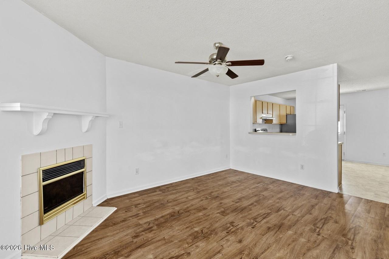 1080 W Pueblo Dr - Photo 2 of 16