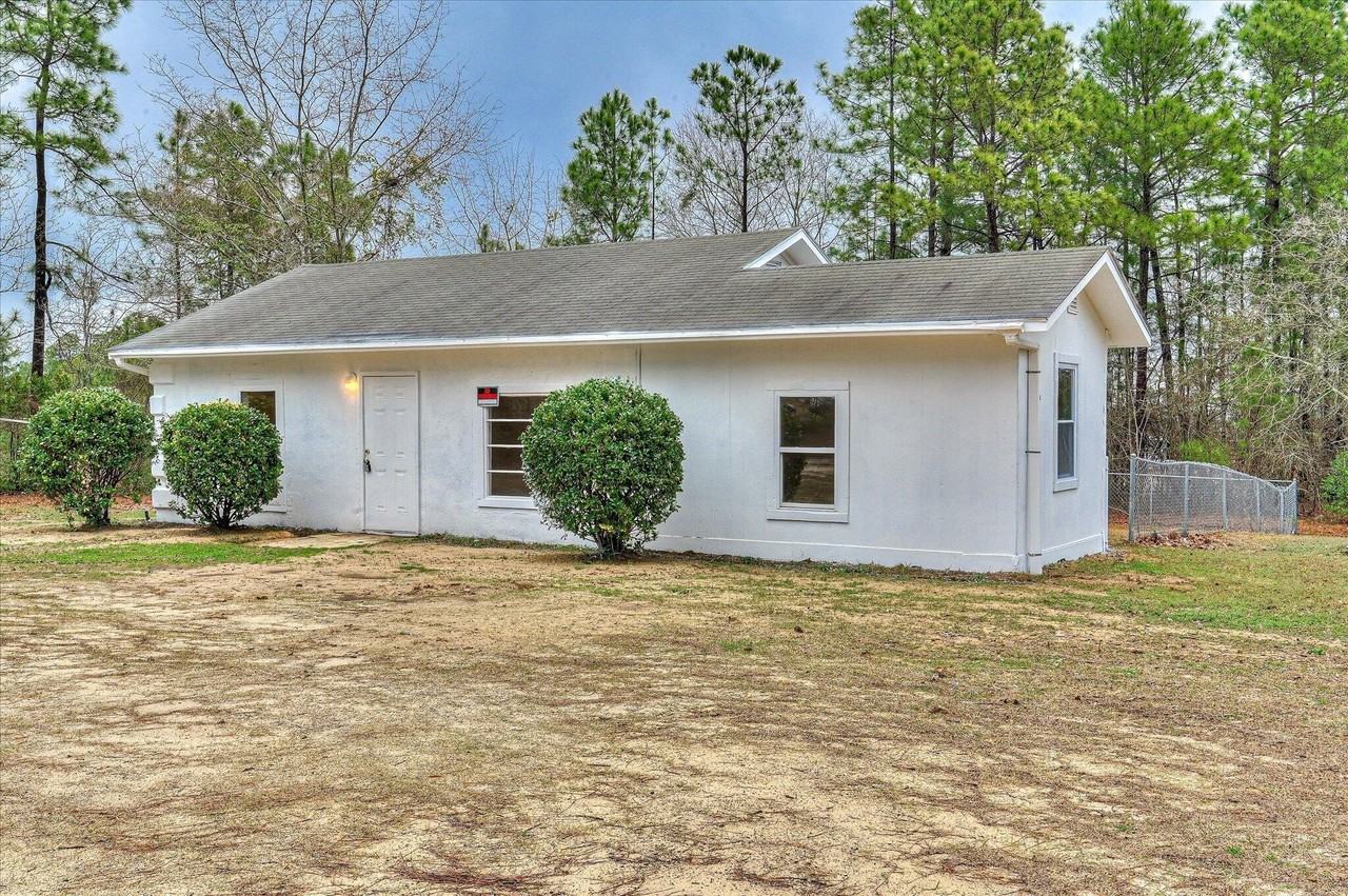 3621 Munich Dr - Photo 2 of 30