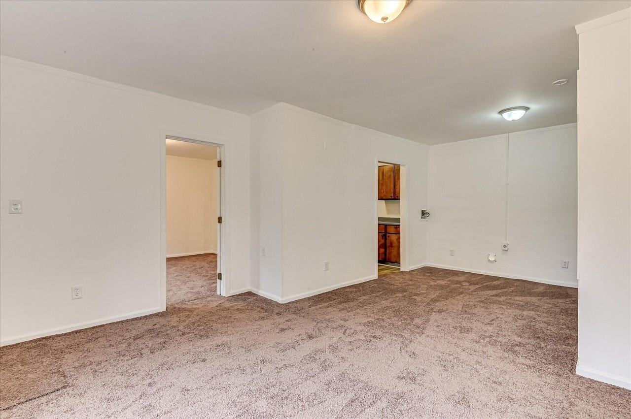 3621 Munich Dr - Photo 7 of 30