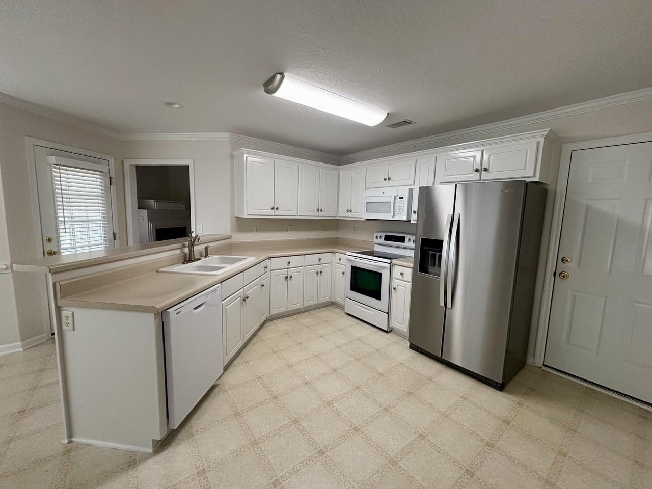 389 Sandleton Way - Photo 4 of 25