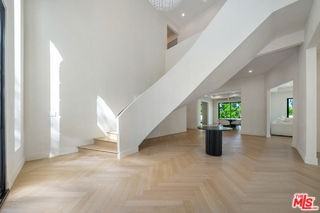 12001 Crest Ct - Photo 2 of 8