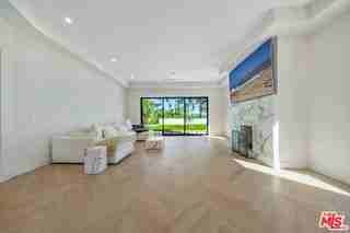 12001 Crest Ct - Photo 7 of 8