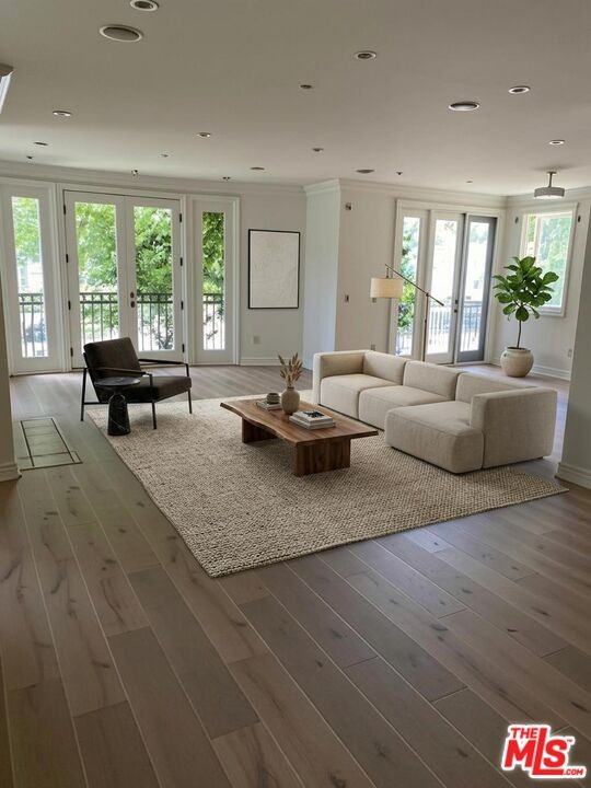 129 S Elm Dr #101 - Photo 5 of 8