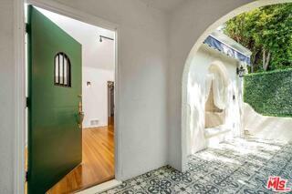 223 N Almont Dr - Photo 3 of 8