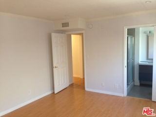 216 S Rexford Dr #201 - Photo 4 of 8