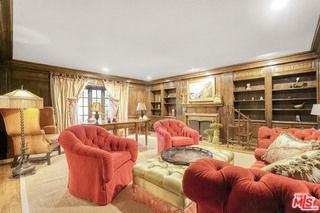 821 N Whittier Dr - Photo 4 of 8