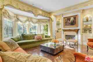 821 N Whittier Dr - Photo 7 of 8