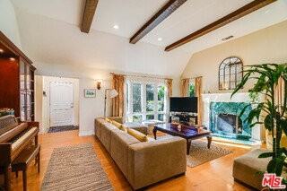 200 S Wetherly Dr - Photo 3 of 8