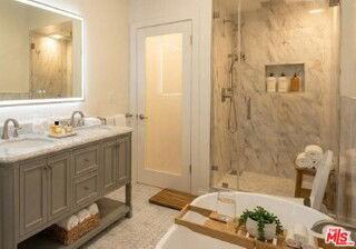 1000 S Sherbourne Dr - Photo 3 of 5