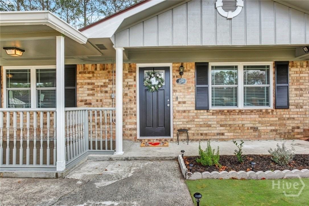 250 Garden Cir - Photo 4 of 33