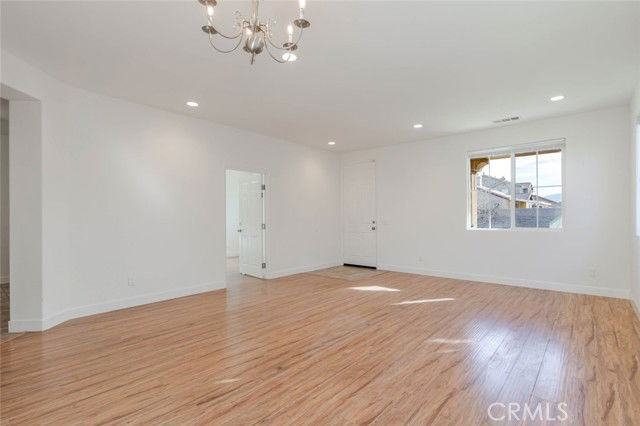 5059 Keston Dr - Photo 4 of 8