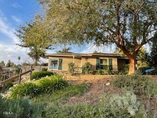 2521 Fairmount Ave - Photo 2 of 8