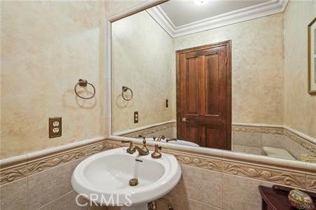 22755 Dale Ct - Photo 7 of 8