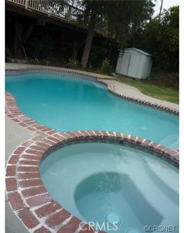 26141 Hatmor Dr - Photo 2 of 5