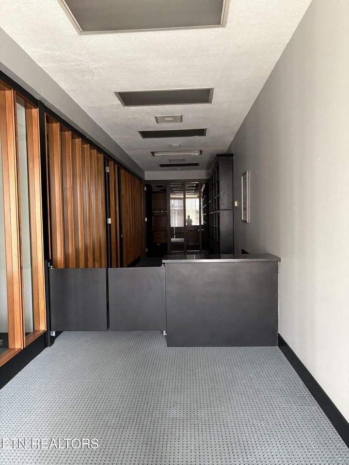 100 E Race St - Photo 6 of 19