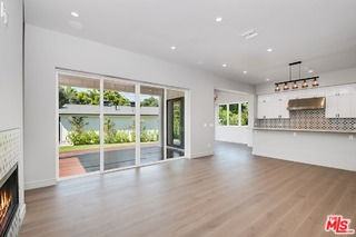 4963 Clybourn Ave - Photo 2 of 8