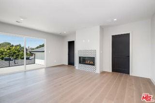 4963 Clybourn Ave - Photo 4 of 8