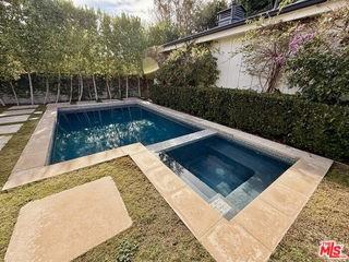 4963 Clybourn Ave - Photo 7 of 8