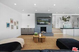 1812 Navy St - Photo 2 of 8