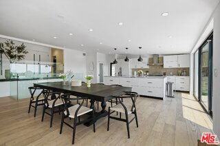 1812 Navy St - Photo 3 of 8