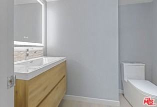 1044 20th St #C - Photo 4 of 8