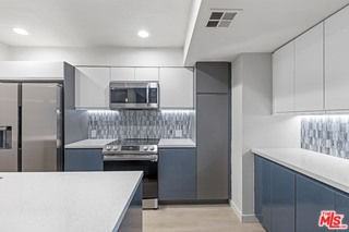 1044 20th St #C - Photo 7 of 8