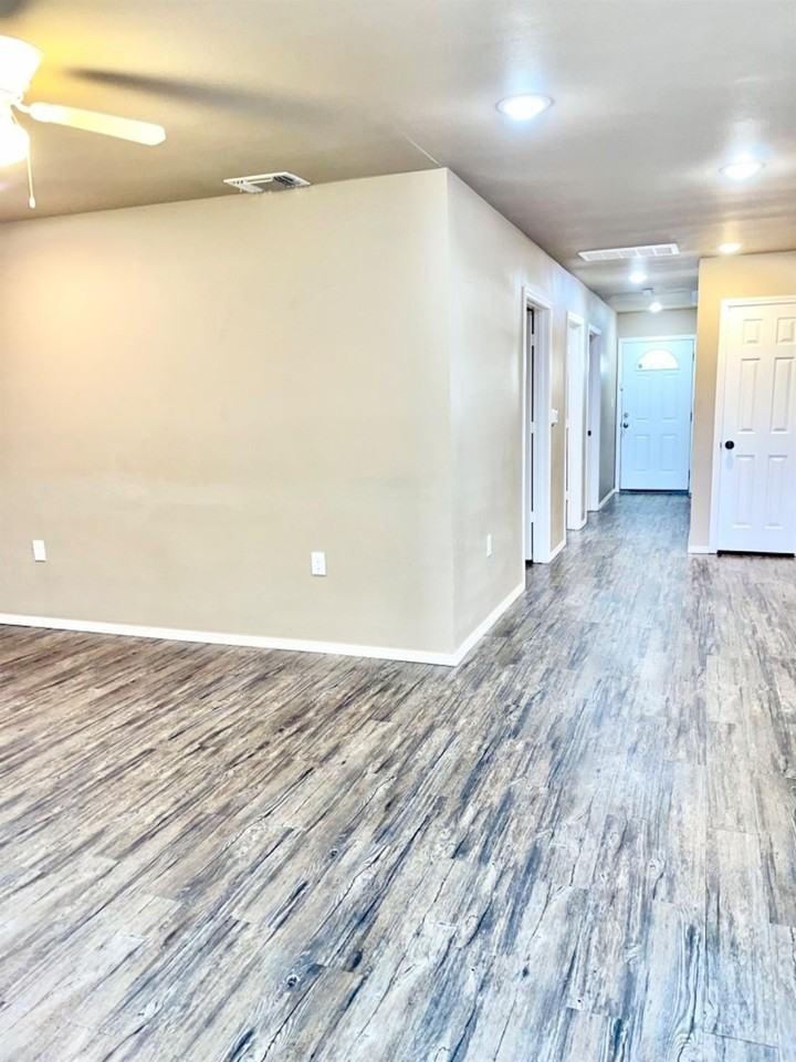 2613 Globe Ave - Photo 2 of 11