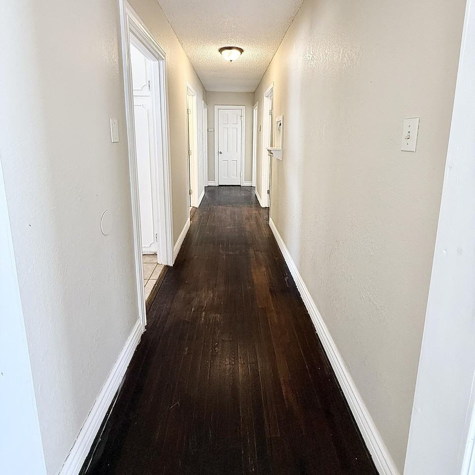 2422 30th St - Photo 7 of 17