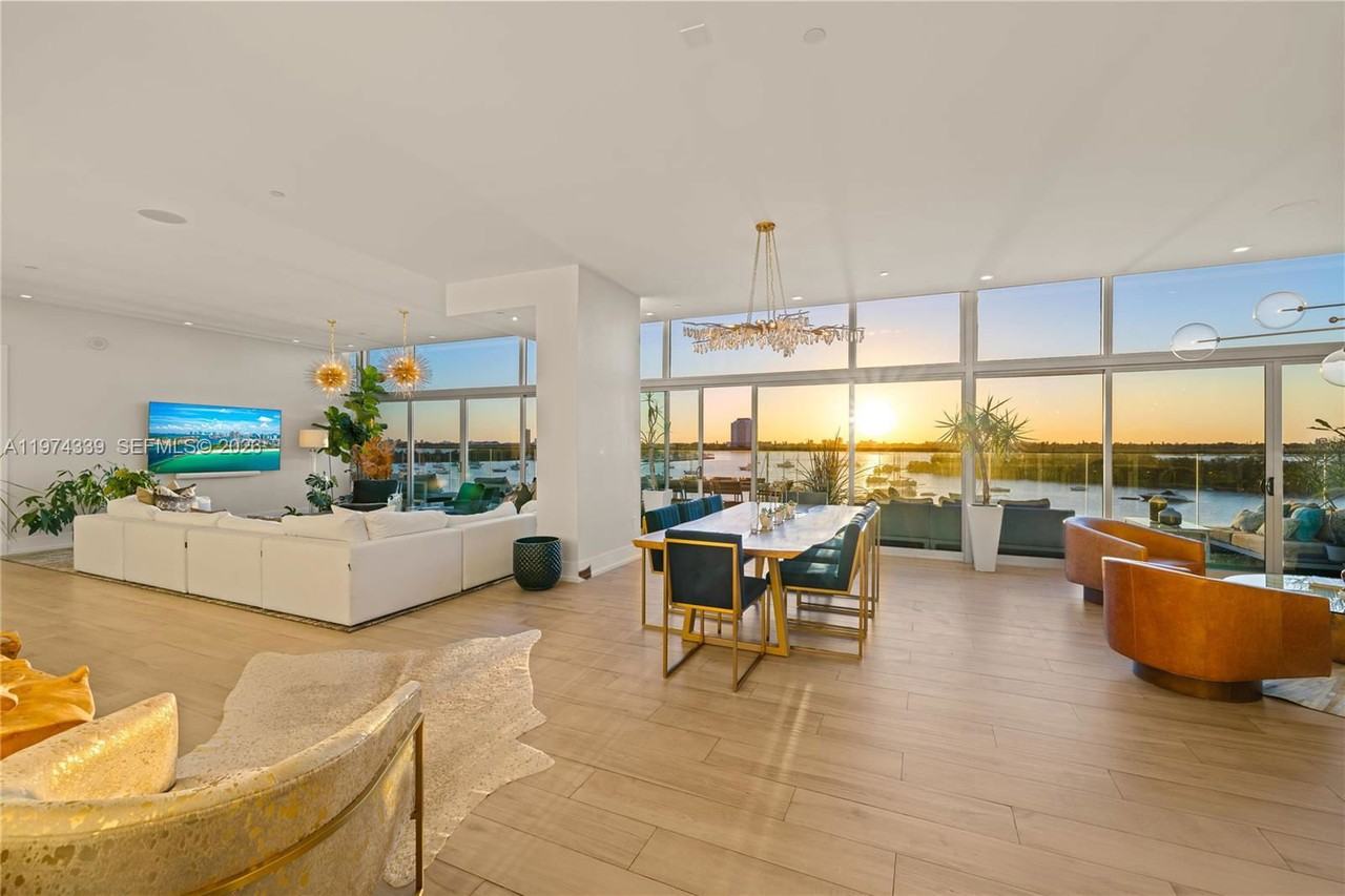 7934 West Dr - Photo 2 of 8