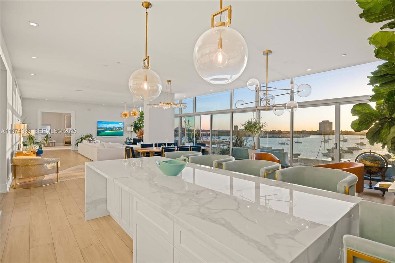 7934 West Dr - Photo 3 of 8