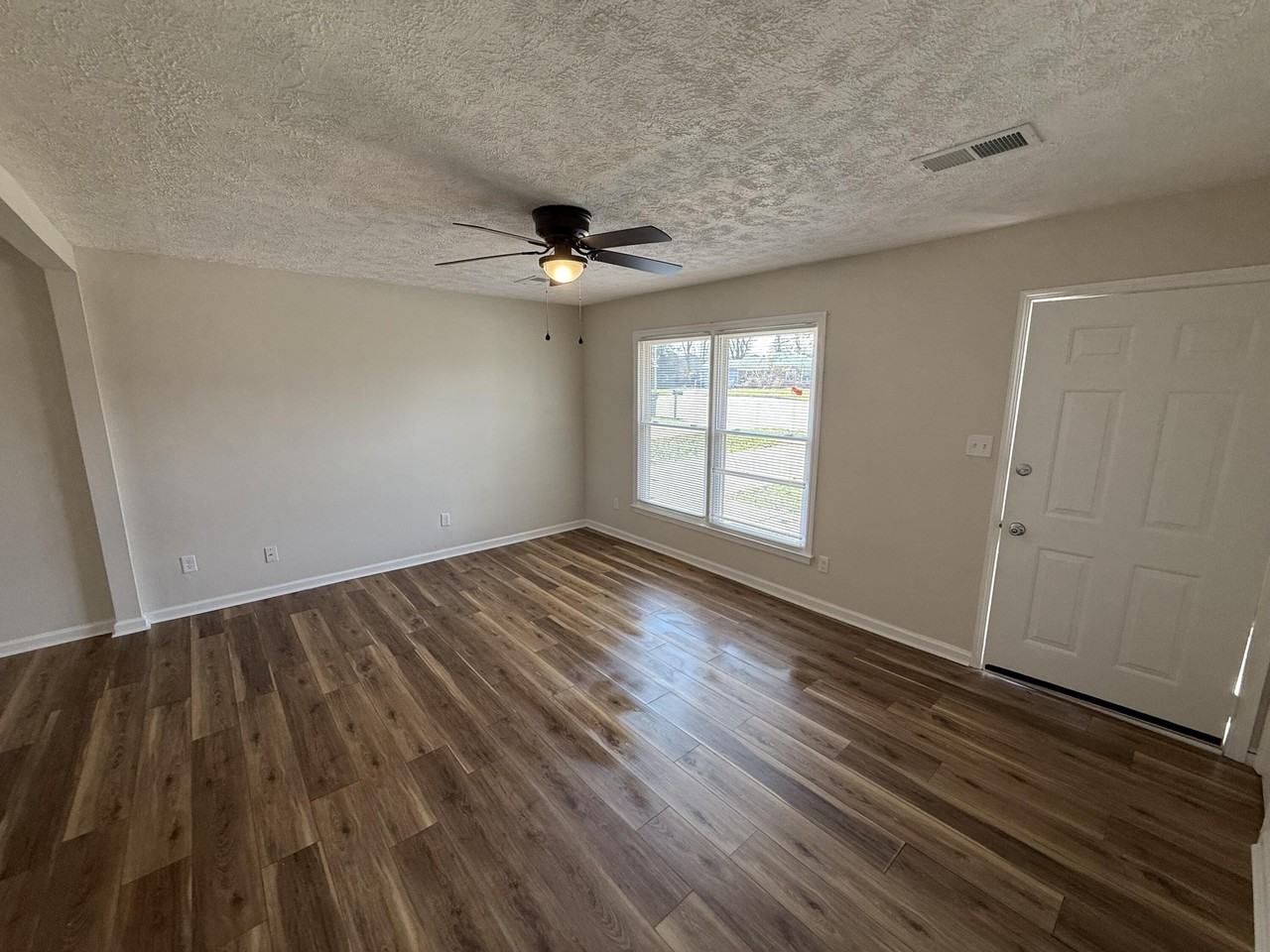 3304 Alva Ct - Photo 4 of 17