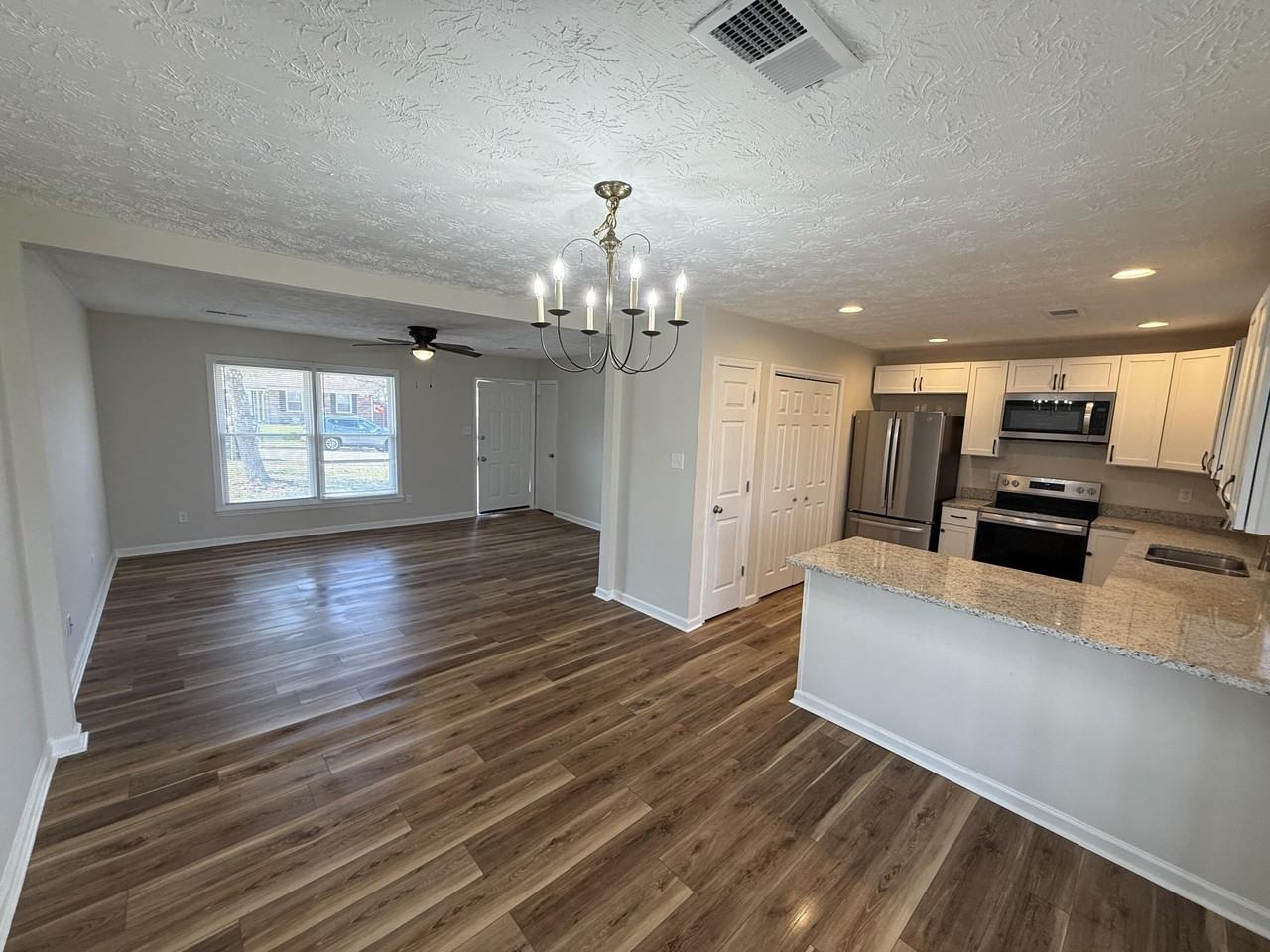 3304 Alva Ct - Photo 5 of 17