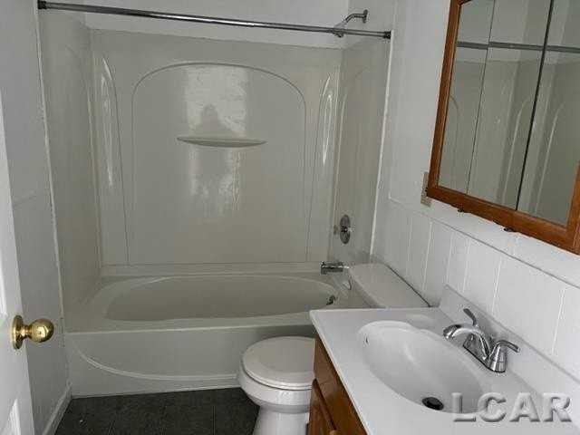 513 Michigan Ave - Photo 3 of 8