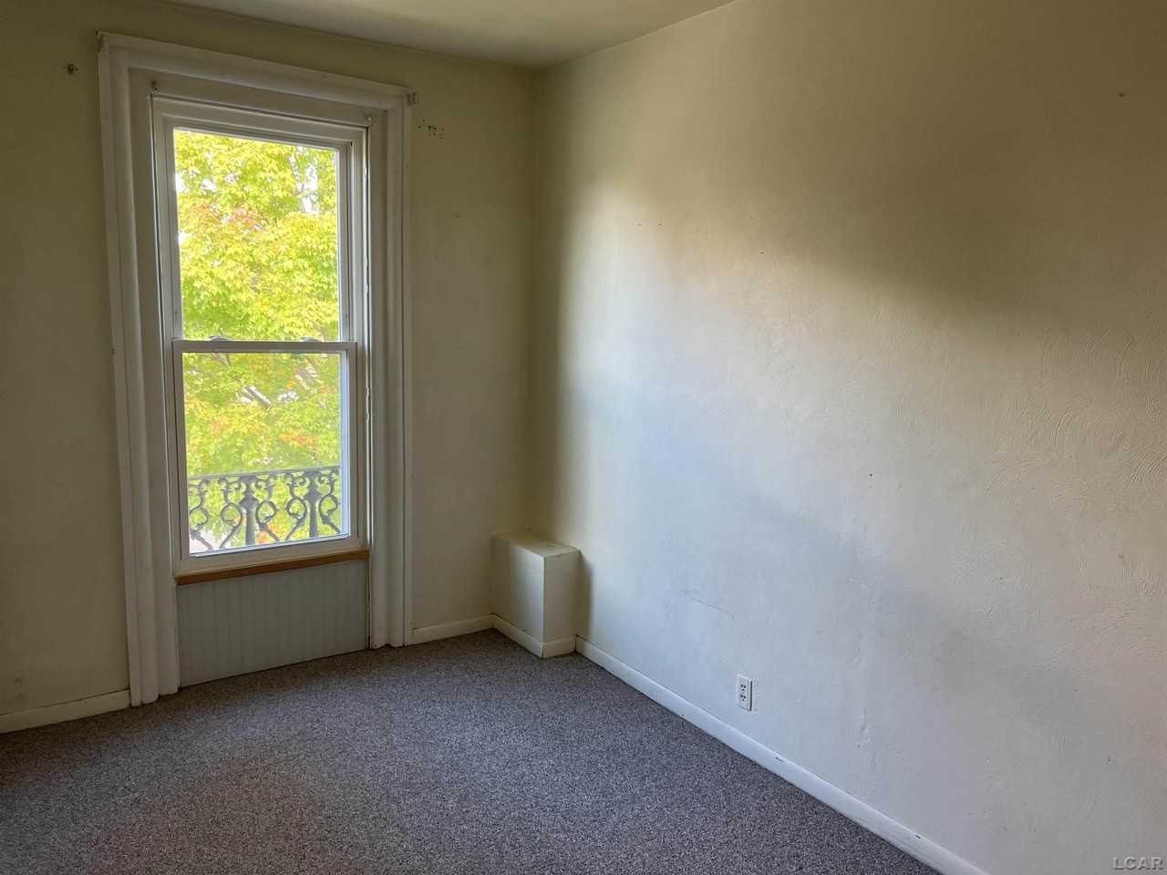 224 E Front St #3 - Photo 3 of 8