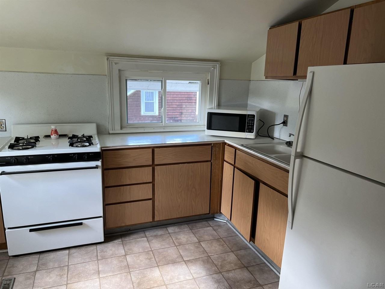 224 E Front St #3 - Photo 6 of 8