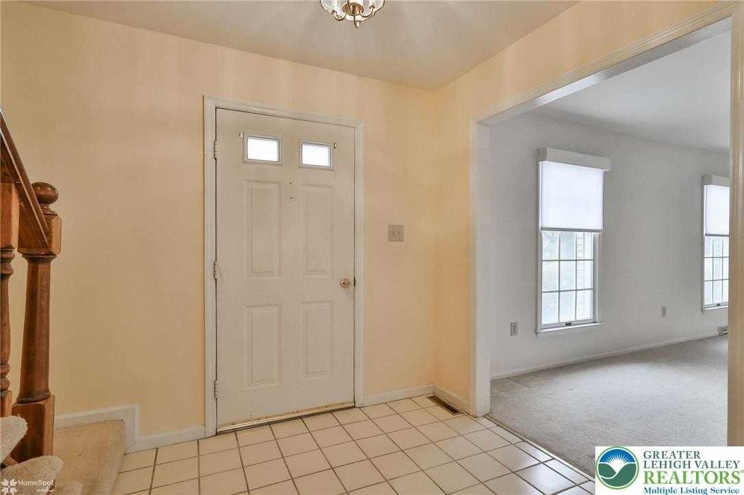 4059 Wedgewood Rd - Photo 3 of 50