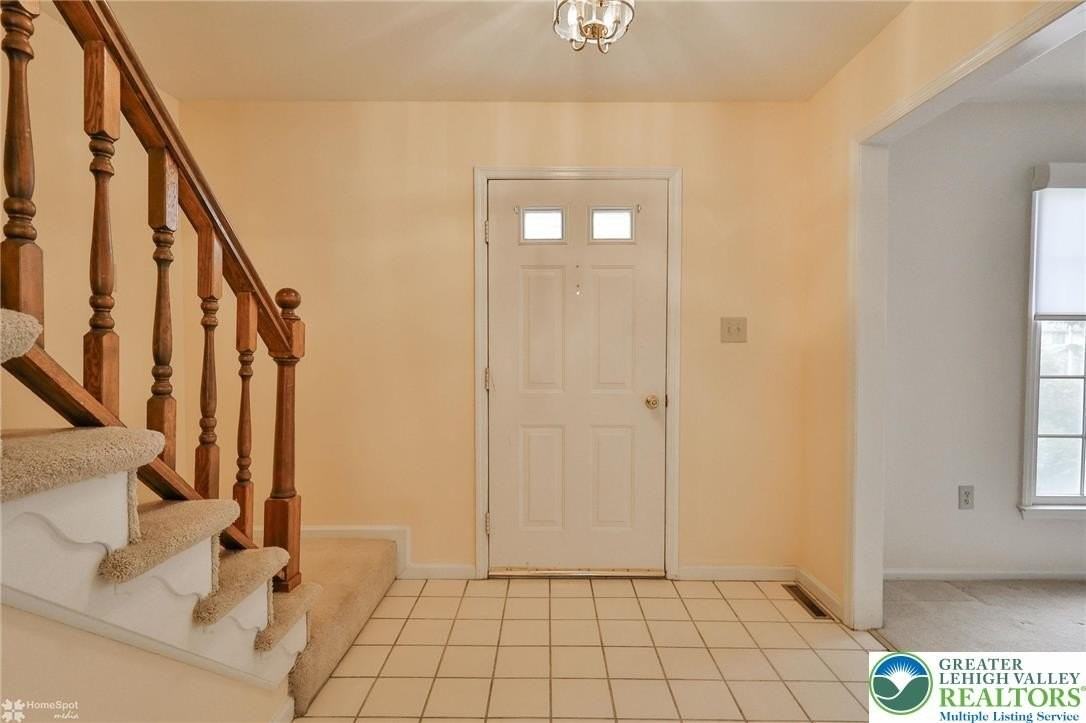 4059 Wedgewood Rd - Photo 4 of 50