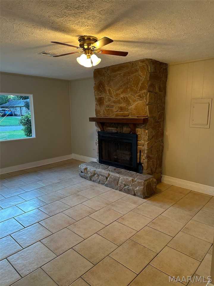 113 Lori St - Photo 3 of 18