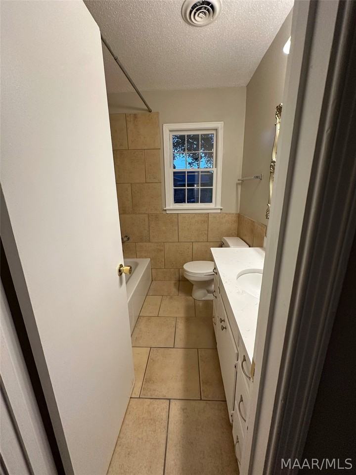 113 Lori St - Photo 5 of 18