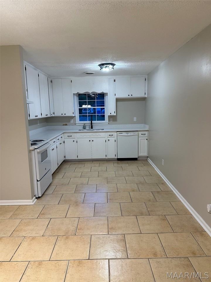 113 Lori St - Photo 7 of 18