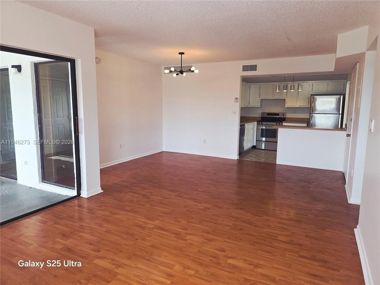 20130 Ne 3rd Ct #6 - Photo 4 of 26